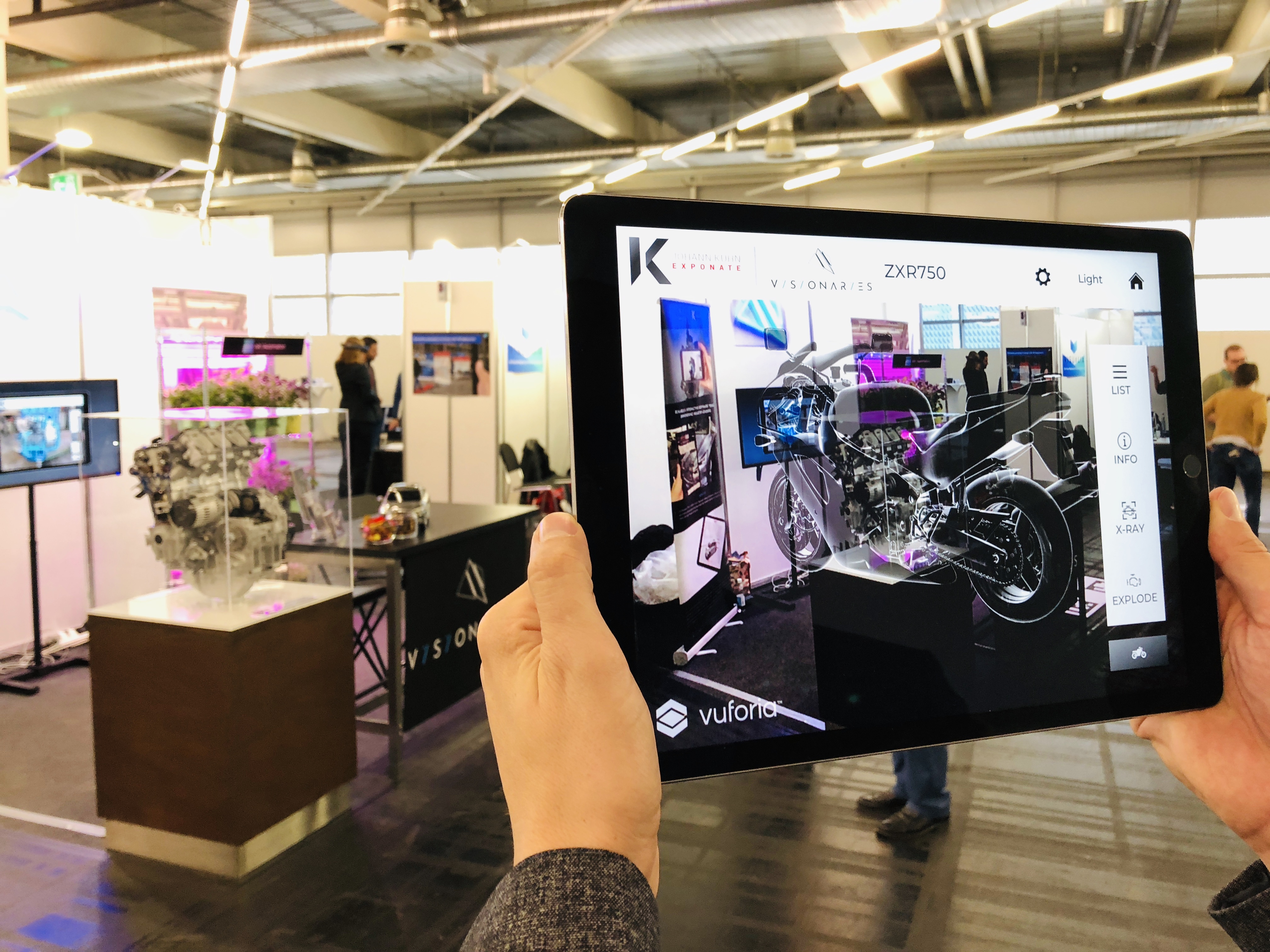 livebau, Visionaries 777 and Johann Kuhn present 3D exhibits in a completely new way by using AR